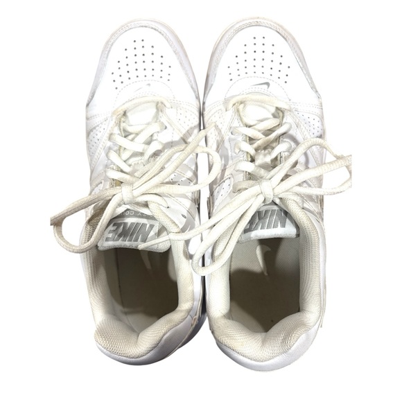 Nike White City Court VII Tennis Shoes 488136-101 Size 8 - Picture 2 of 5